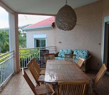 L'Etang-Sale Villa | grande villa étang salé les hauts