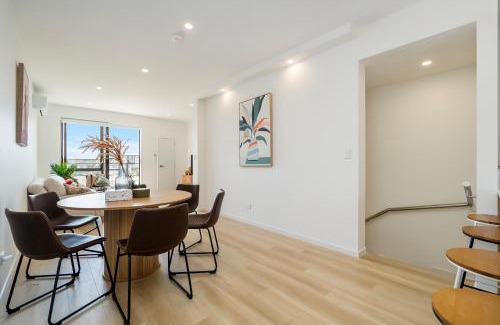 Flat Bush Villa | GrandGlimmer Townhouses