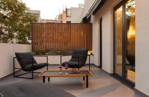 Makrigianni Apartment | Grandiose 1BR Luxury Suite with Balcony