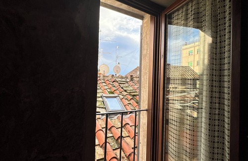 Viterbo Apartment | Grandma Bice's house - Historic attic in the medieval heart of Viterbo