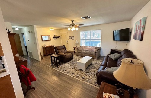 Fredericksburg House | Grandma's Haus - 2 bedroom 1 bath close to Main Street. Pet Friendly w big yard!
