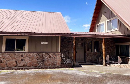 West Yellowstone House | Grandpa's Cabin - great family retreat with a view