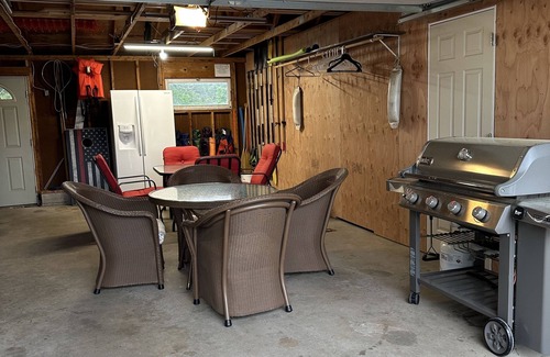 Eagle River House | Grandpa’s Lagoon! Spacious Cabin on Eagle River Chain, minutes from downtown!