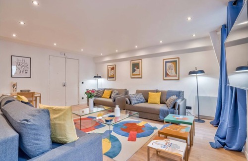 Quartier du Faubourg-Montmartre Apartment | Grands Boulevards 5 bedroom apartment