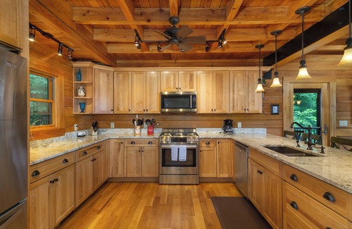 Old Fort Cabin | Grandview Lodge | Large 4 Bedroom Mountain Cabin with Hot Tub & Views!