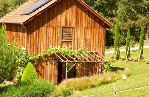 Sarlat-la-Caneda Cottage | GRANGE AUX AMIS in SARLAT, an ecolodge with a nice view of the DORDOGNE valley