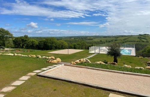 Beaumat House | Grange avec vue, proche de Sarlat, calme et dépaysement au coeur du Lot