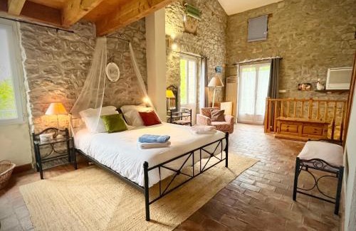 Brujas House | Grange Madeleine