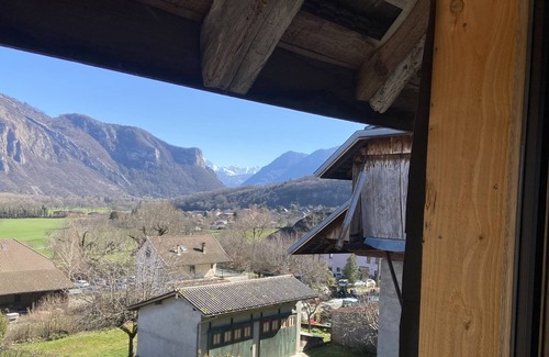 Giez House | Grange Rénovée, Esprit Loft, à six Minutes du Lac Dannecy vue sur le Mont-blanc