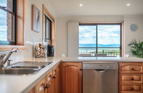 Coles Bay House | Granite Beach
