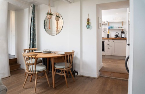 Newlyn Cottage | Granite Cottage in Newlyn with Sea Views & Garden