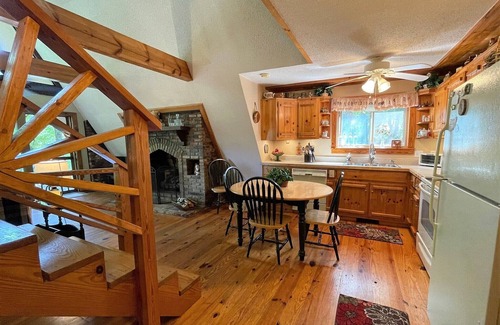 Andrews Cabin | Granny Squirrel Getaway