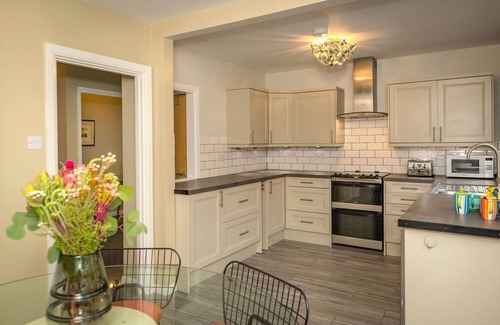 Eastbourne Seafront House | Granville Heights - welcoming 3-bed family home