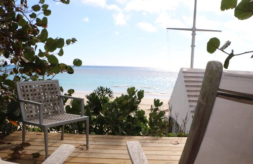 Paget Apartment | Grape Bay Beach Front Loft