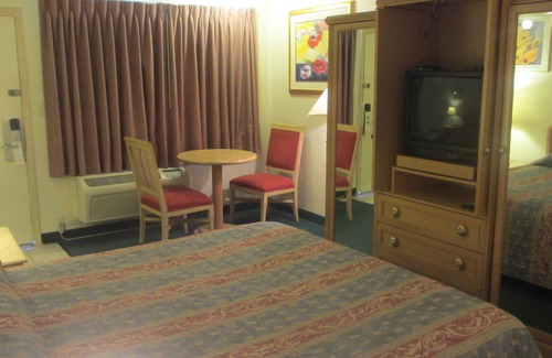 Lodi Hotel | Grapevine Inn