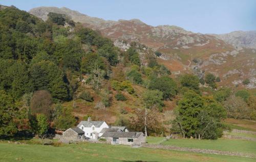Grasmere House | Grasmere Cottage with Stunnng Views by LetMeStay