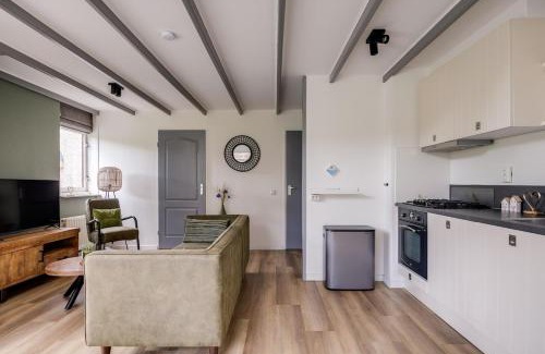 Zwiggelte House | Grasmus I Kalme Woning met Openhaard en Tuin