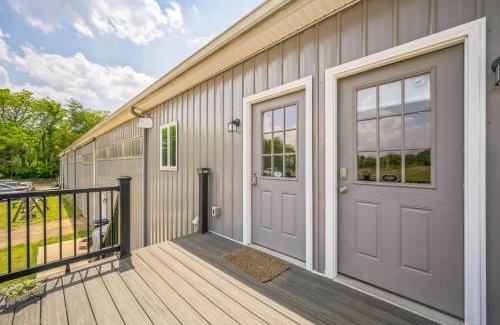 Grass Lake Apartment | Grass Lake 8BR Retreat w Games & Fire Pit