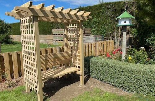 Meeanee House | Grassmere Orchard by Tiny Away