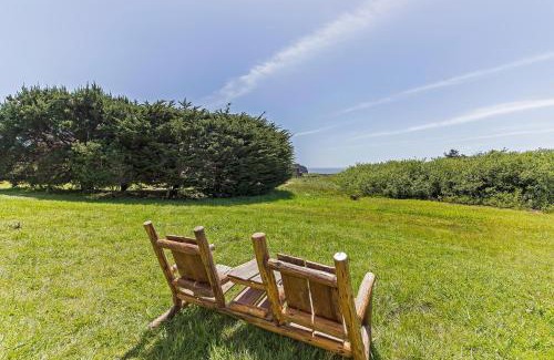 Sea Ranch House | Grateful Getaway with Fireplace and Scenic Views