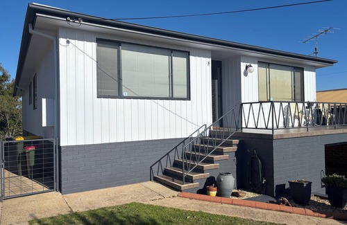 Batehaven House | Gravity Stayz - 5min ride to the Mogo Trails and beautiful beaches