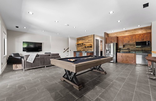 Lake Norman of Catawba House | Gray Fox Lodge by AvantStay | WATERSLIDE, Pool, Theater | Sleeps 23