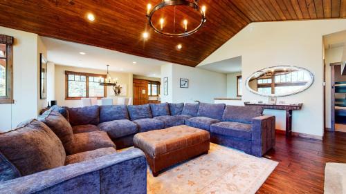 Mammoth Lakes Apartment | Gray Stone Condo #2110