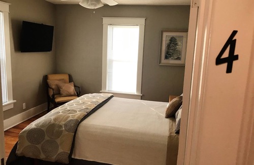 Fairbury Bed & Breakfast | Grayhouse Inn - Room #4