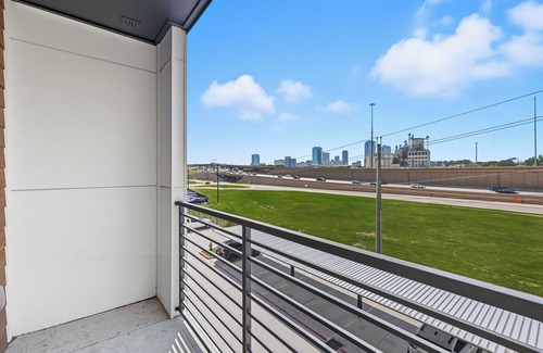 Fort Worth Condo | Grayson 13001 Luxury Living DT Forth Worth 2BD2B