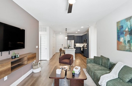 Fort Worth Condo | Grayson 13044 Luxury Living DT Fort Worth 2B2B