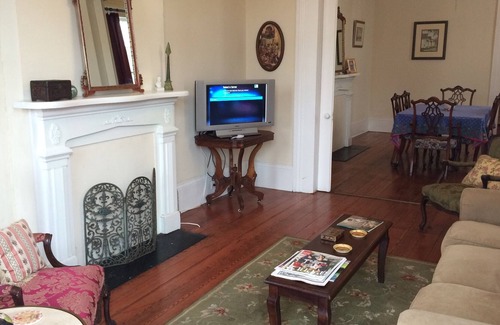 Faubourg Delassize House | Grd Dist Charmer 1/2 blk to St Charles Ave Parades for Mardi Gras