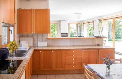 Tregastel House | Grde house, 100m beach, nature, 5 bedrooms + bathroom/wc private, disabled ideal Trégastel