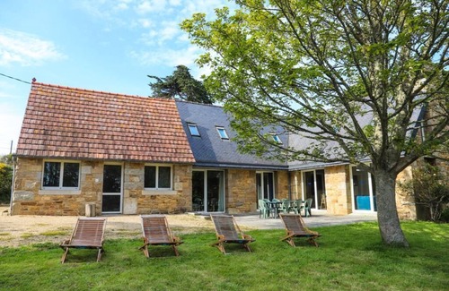 Tregastel House | Grde house, 100m beach, nature, 5 bedrooms + bathroom/wc private, disabled ideal Trégastel