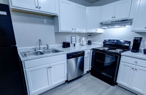 Hannon Park Condo | Great 2 and bedroom near downtown