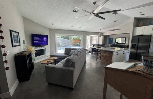 Thomas Drive House | Great 3BR house in Panama City Beach with Private Pool & Pet friendly.