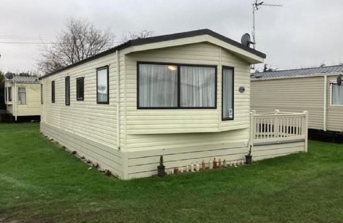Pakefield Other | Great 4 Berth Caravan With Wheelchair Access In Suffolk, Ref 68129Bs