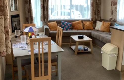Pakefield Other | Great 4 Berth Caravan With Wheelchair Access In Suffolk, Ref 68129Bs
