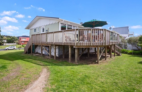 Whangamata House | Great affordable family bach fully self contained