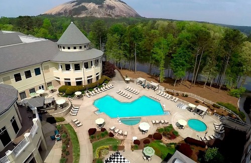 Stone Mountain Hotel | Great Amenities! Pets Allowed, Pool, Parking! Minutes to Dinosaur Explore!