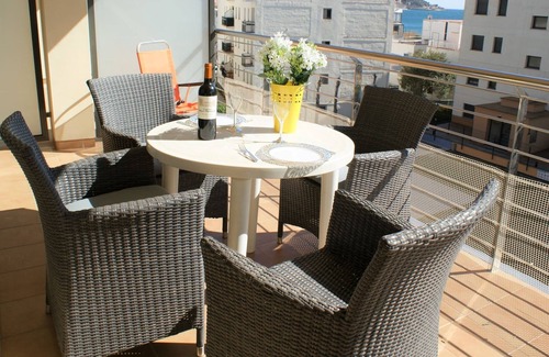 Santa Margarida Apartment | Great apartement in Roses with pool and parking AV-18