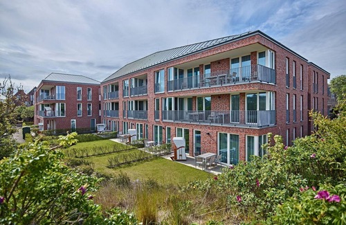 Langeoog Apartment | Great apartment close to the beach with sunny south-facing terrace and sauna area in the house