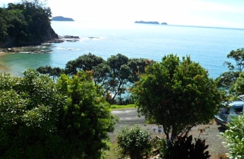 Amodeo Bay House | Great bach above the beach - Driftwood