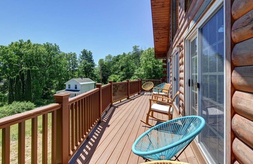 Great Barrington House | Great Barrington, Cabin Sleeps 14, Walk To Town