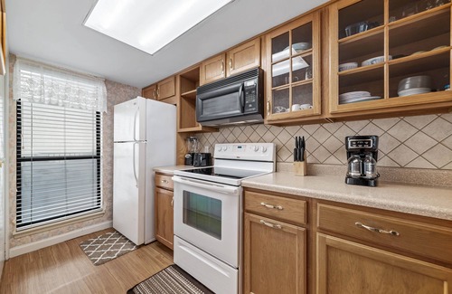 Gulf Shores Condo | GREAT BEACH VIEWS, SUPER LOCATION, GREAT FOR FAMILY!