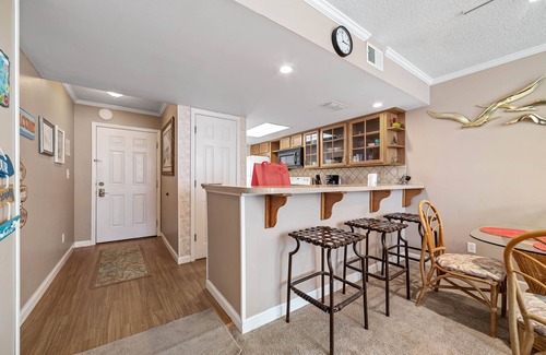 Gulf Shores Condo | GREAT BEACH VIEWS, SUPER LOCATION, GREAT FOR FAMILY!