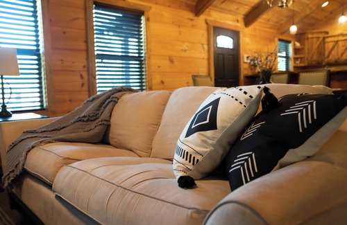 Murphy Cabin | Great Cabin close to town - River Access, Casino