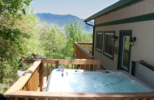 Chalet Village Cabin | Great Cabin, Great Rates, Great Location, Great Views of the Great Smoky Mtns.