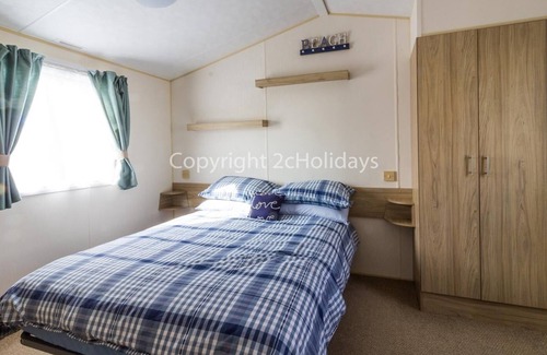 Hopton on Sea House | Great caravan at Hopton Haven, perfect for seaside breaks in Norfolk ref 80020T