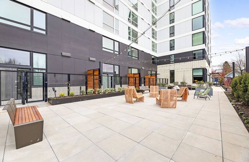 Mann Apartment | Great Central District Studio w/Gym, Yoga & Rooftop, by Blueground