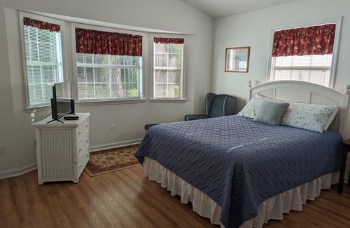 Surfside Beach House | Great Central Location Mid-Strand-2 pools-only15 Minutes to Beach/Attractions